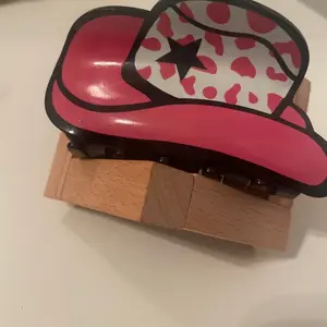 Cowboy hat claw clip