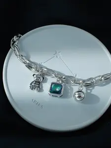 Women's Fashion Vintage Bear Rhinestone Ball Hand Chain Bracelet, Unique High-End Personality Jewelry, All Seasons Accessory