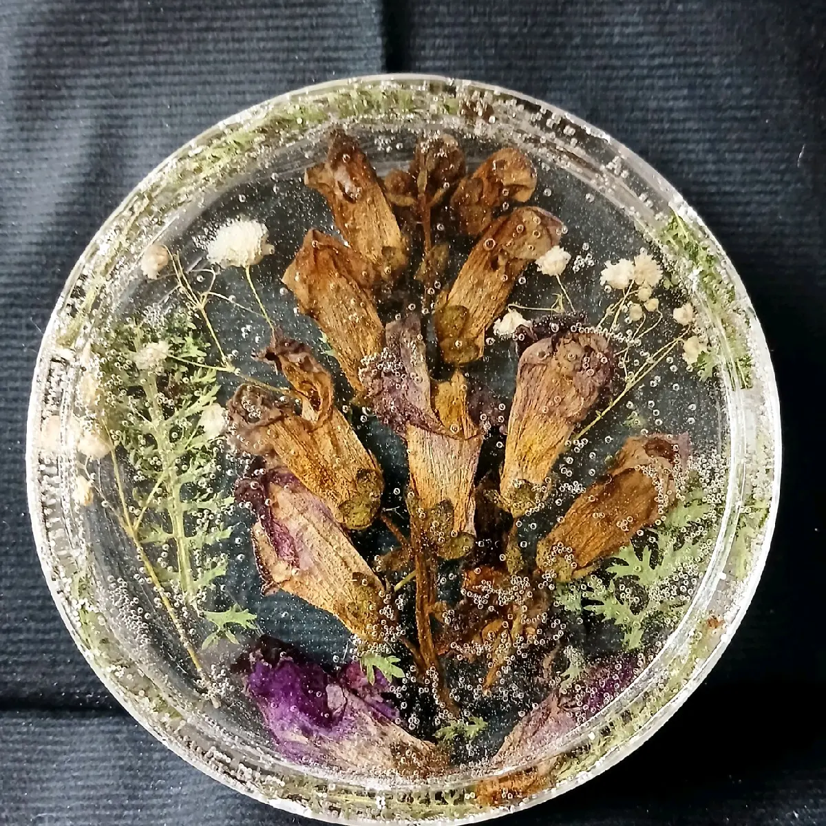 Handmade Resin Floral Coaster - 4" Diameter, Unique Flower and Greenery Arrangement, Versatile Tableware for Home Decor