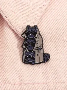 Cute Cartoon Raccoon Design Brooch, Durable Metal Pins, Fashion Alloy Badge for Women & Men, Enamel Pin Suitable for Backpacks, Jeans, Scarves, Personalized Hats Decoration, Men Accessories, Fashion Accessory, Clip