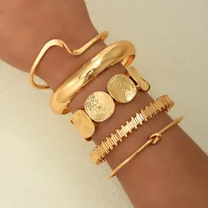 5 Pieces Vintage Bold Geometric Wide Metal Bangle Set, Bold Statement Bracelets, Elegant Fashion Jewelry for Women, Bracelet Set for Women | Stylish Daily Accessory, Ideal Valentine's Day, Perfect For Daily Wear & Holiday Gift