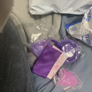 Menstrual Cups with Collapsible Storage Cup, Leak-Proof Design with Medical Grade Silicone Period Cups Reusable, Tampon and Pad Alternative,for Light Flow and Heavy Flow Large+Small