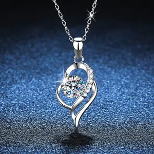 s925 sterling silver moissanite necklace for women, one-carat heart-to-heart pendant, collarbone chain, light luxury daily party