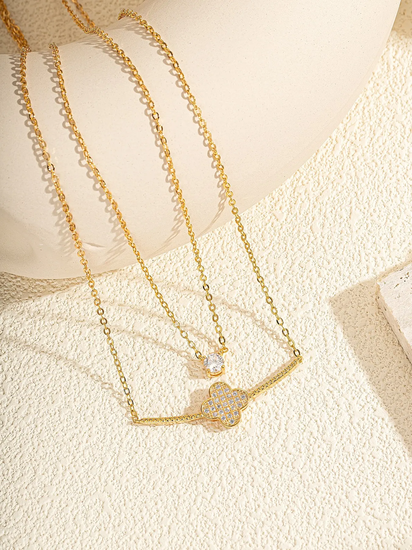 Two Layered Four-Leaf Necklace Set, Hypoallergenic Mother's Day Gift, Perfect for Banquets and Vacations, Retro Style Copper Chain