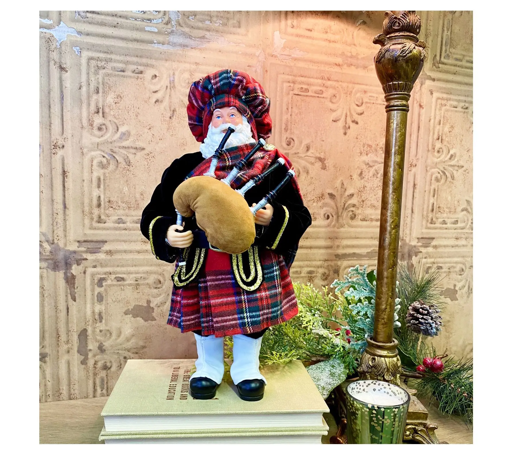 Santa's Workshop 12" Scottish Santa