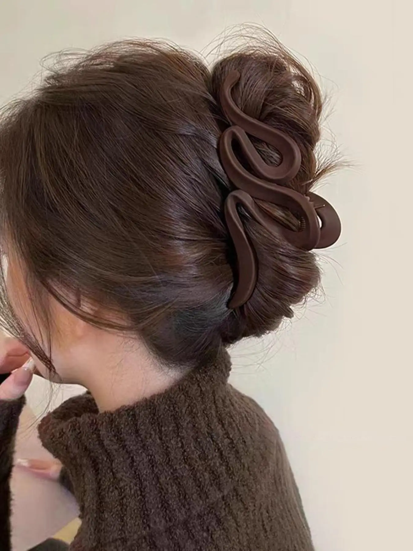 Elegant Plain Wavy Design Hair Claw, Creative Anti-slip Hair Claw for Daily Use, Fashion Hair Accessories for Women & Girls