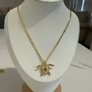 Hermosas cadenas de eslabón cubano para hombres y para mujer