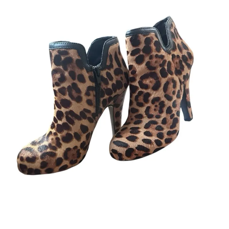 Gianni Bini 5.5 Leopard Print Ankle Boots with Zipper Closure and Heel