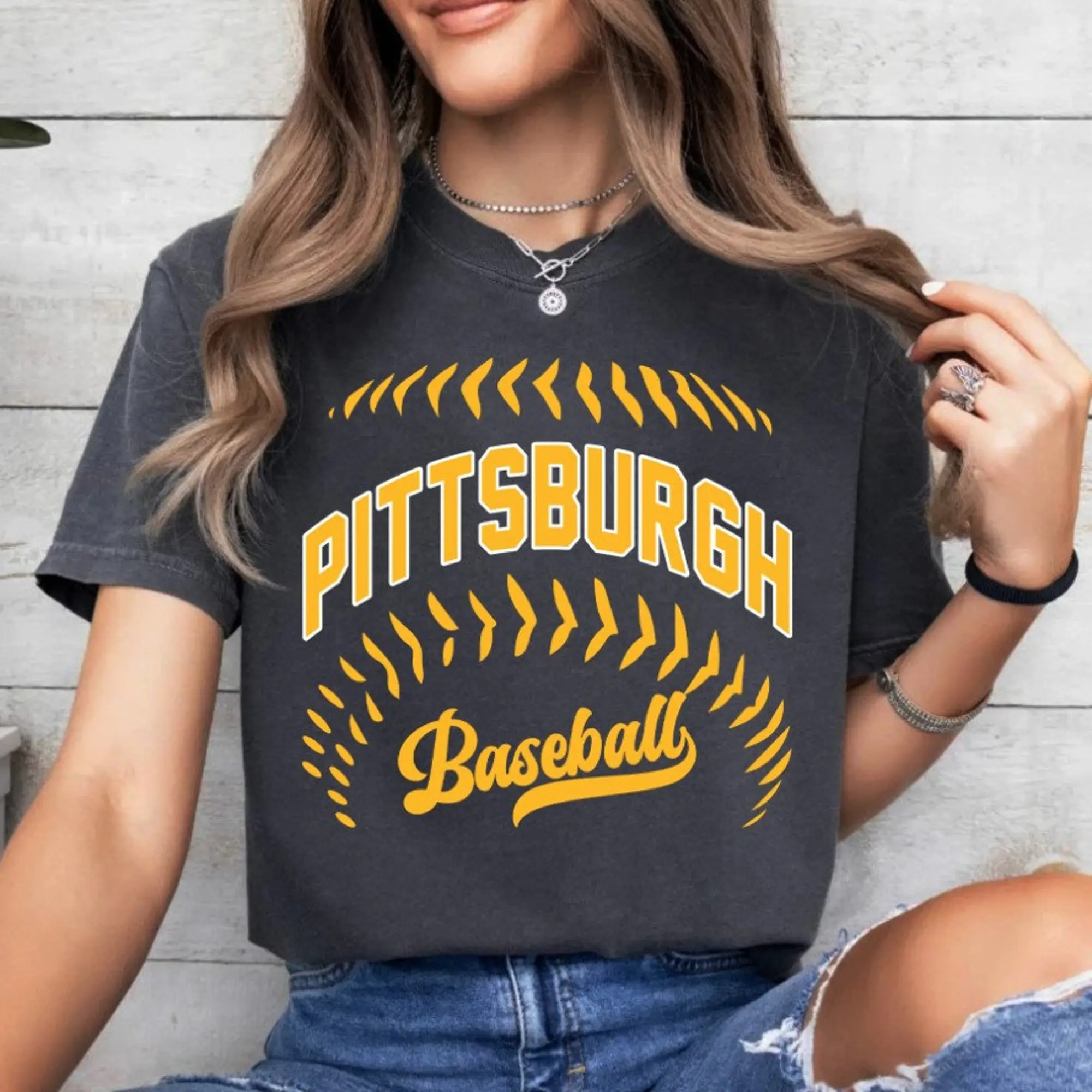 Pittsburgh Baseball Minimalist Style Comfort Color Tshirt, Pittsburgh Baseball Gameday Retro Vintage 90s Tee, Pittsburgh Sports TShirt 9fzw6b7z3qyu