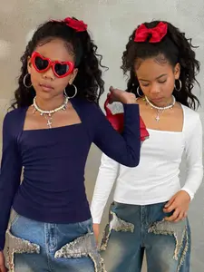 2-piece set of girls' solid color knitted long-sleeve base layer tops. Casual and comfortable, simple and versatile, can be worn as an inner or outer layer, machine washable and dry cleanable. Casual Fashion Set