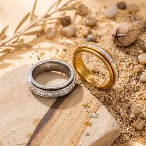 Rotatable Anxiety Ring with Cz Gemstone Unisex Stress Relief Fidget Toy Perfect Wedding Promise Gift Fashion Promise Ring for Men and Women Jewelry