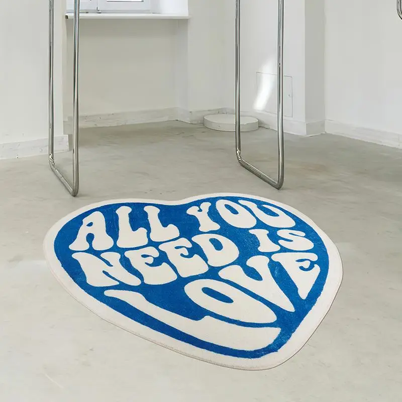 Home Letter Pattern Heart Shaped Carpet, 1 Count Soft Thick Floor Rug, Modern Design Floor Mat for Home Entrance Kitchen Bedroom Decor