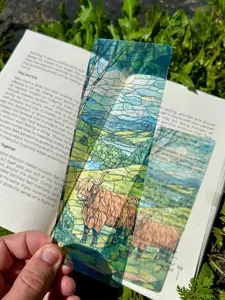 Highland Cow Stained Glass Bookmark, Animal Themed Reading Accessories, Book Page Marker for Cow Lover, Birthday Gift Idea for Book Lover