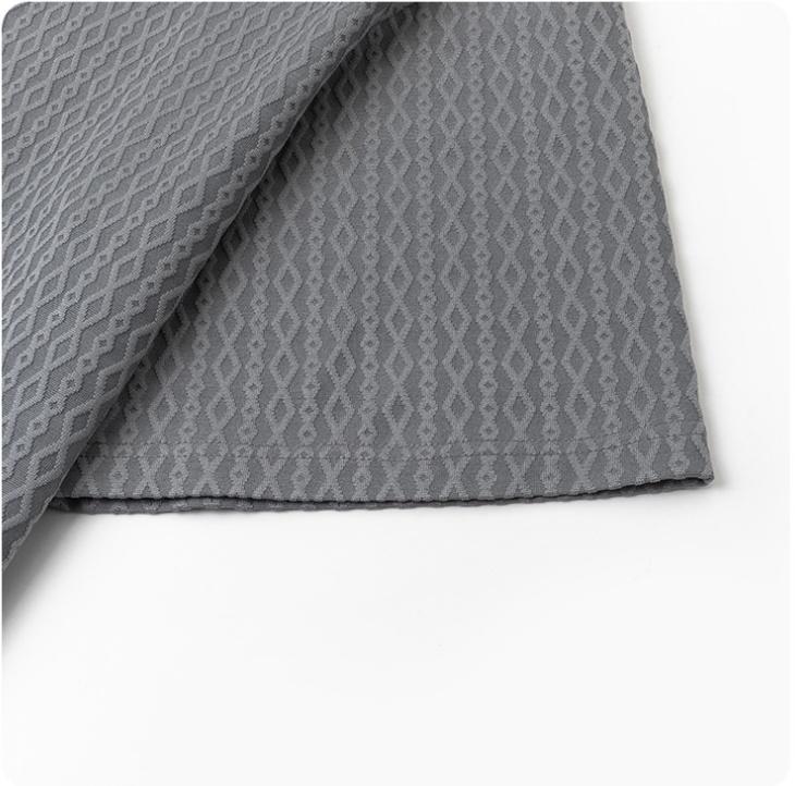 Men’s solid-color polo shirt with a turn-down collar and V-neck, faux two-piece design; diamond jacquard texture fashion casual sports T-shirt—simple, versatile, comfortable, and breathable; suitable for work commutes, outdoor activities, and everyday hom