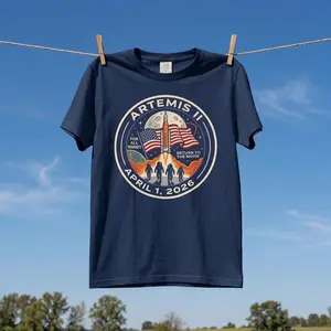 Artemis II Mission Shirt, Return to the Moon 2026 Tee, Retro Astronaut Graphic T-Shirt, Astronomy Lover Gift Unisex T-shirt