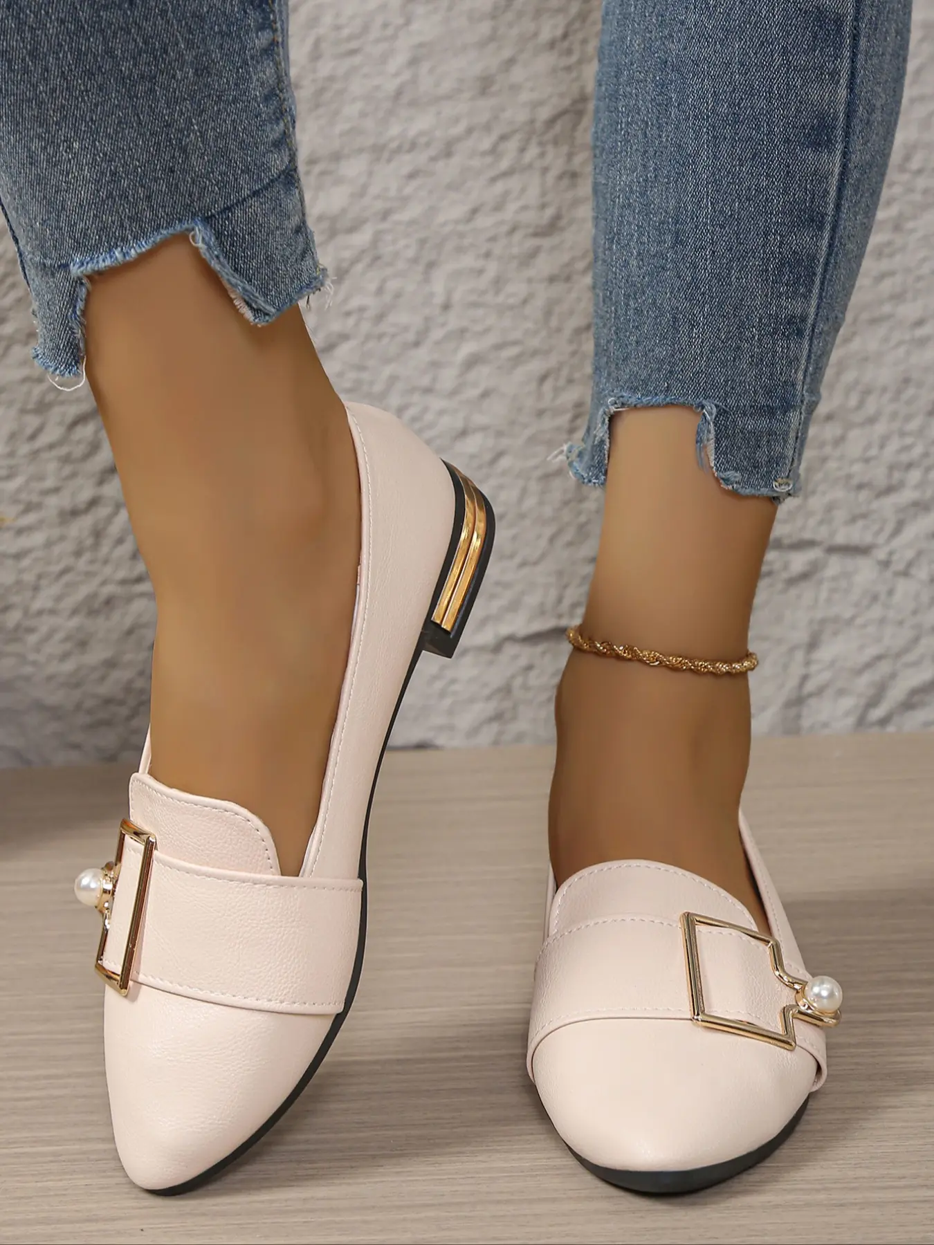 Women's Black Faux Leather Pointed - Toe Loafers with Pearl & Metal Buckle Detail, Low - Heel Design, Ideal for Daily Walking, Office Commuting & Casual Outings, Comfortable Ladies' Casual Walking Commute Footwear, Flats Shoes Women