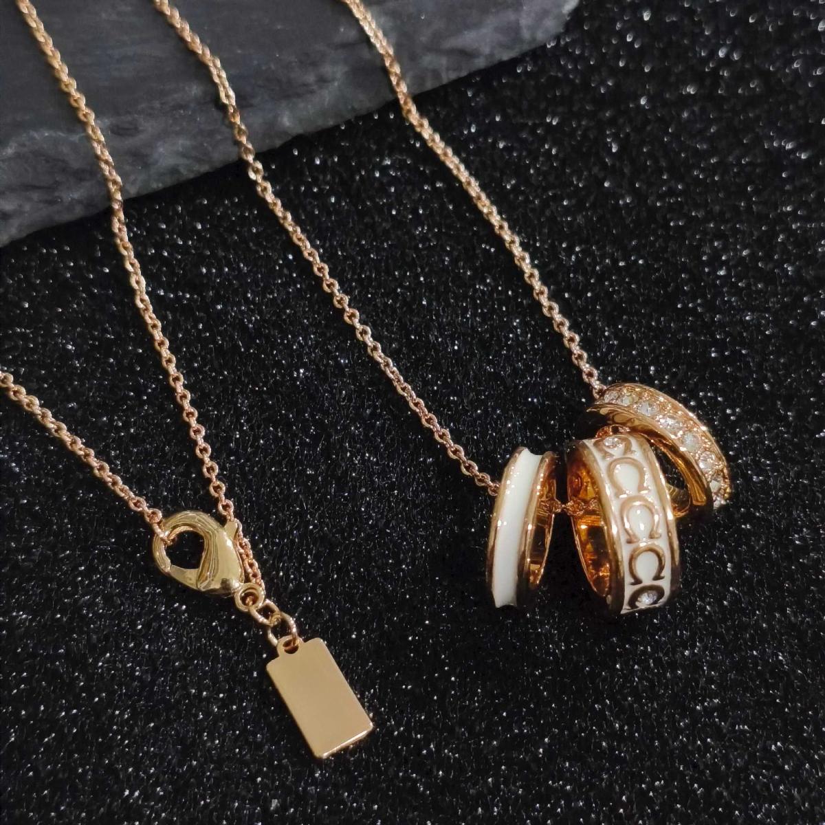 Textured Interlocking Ring Necklace, Premium Feel Statement Jewelry Gift for Mom Girlfriend Friend