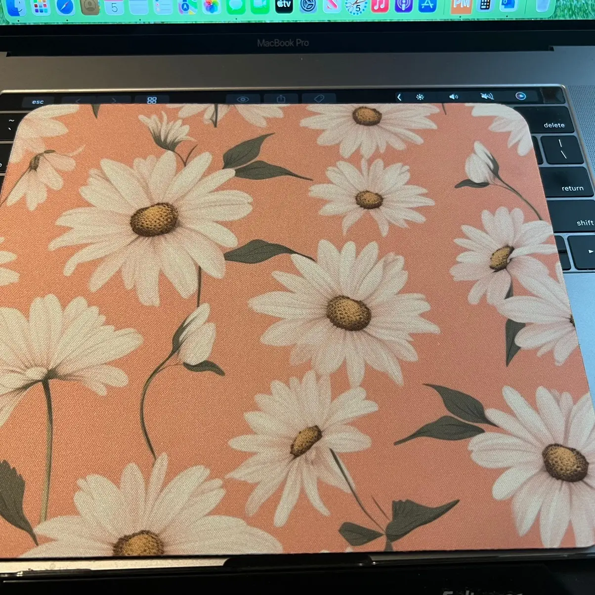 White Daisy Mousepad