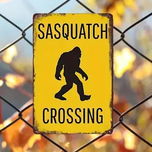 Vintage Sasquatch Crossing Sign, Vintage Metal Sign, Weather Resistant Iron Wall Art for Home Bar Garden Outdoor Decor, Wall Decor Supplies, Signage