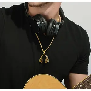 3D Earphone Pendant Necklace Stainless Steel Music Rock Punk Hip Hop Necklace with Adjustable Chain Suitable for Both Men and Women