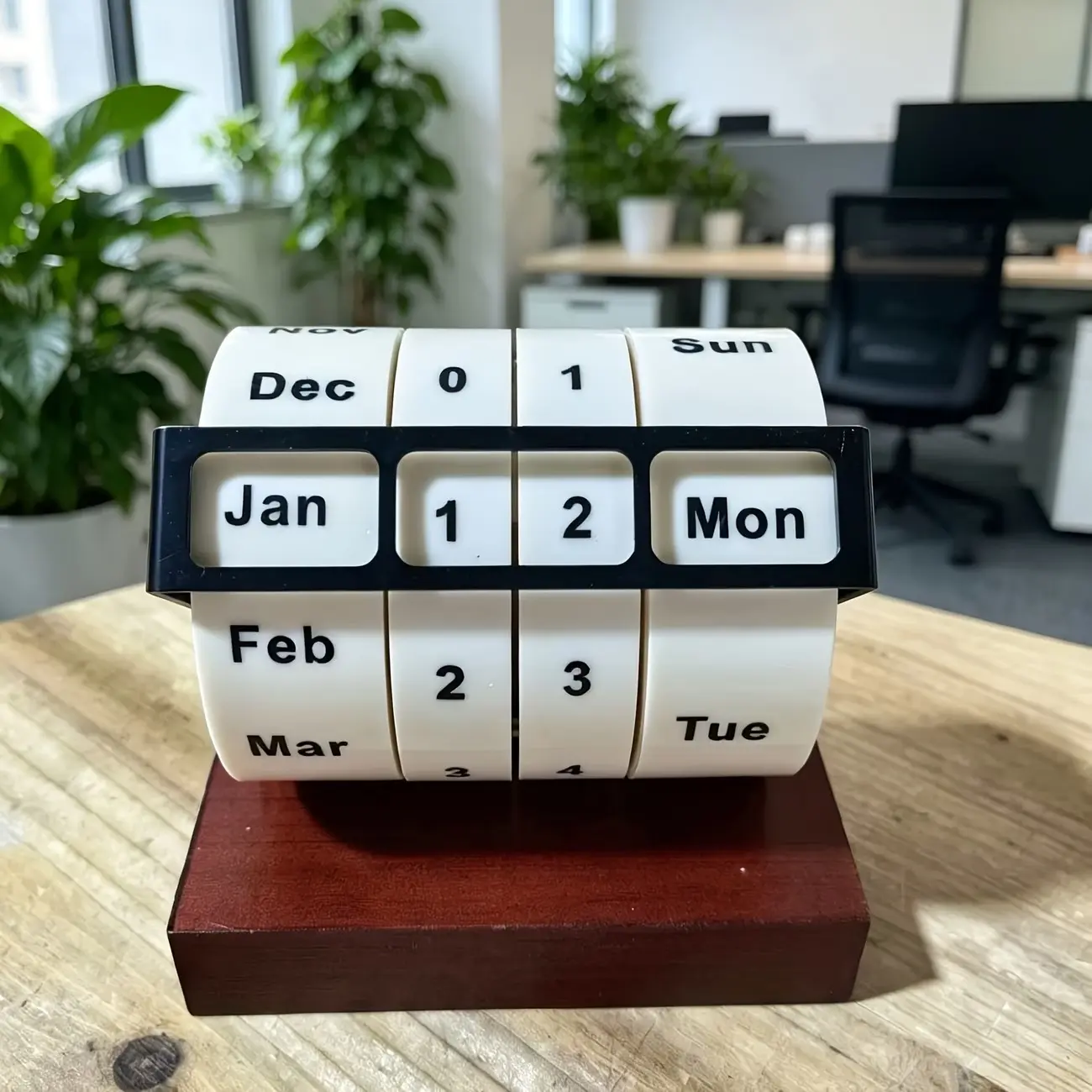 Large Rotating Desk Calendar, High-End Luxury Desktop Decor, Inspirational Exam Planner, Elegant Perpetual Calendar, Modern Design