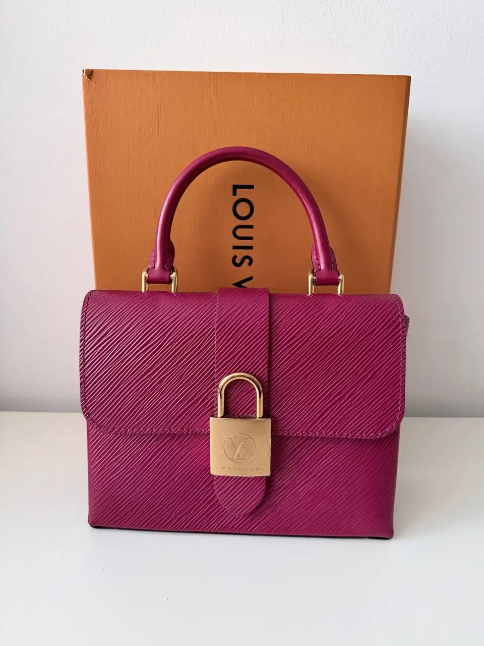 Pre-owned Epi grained leather Crossbody Bags Louis Vuitton Locky BB Epi Leather Fuchsia – Pre Loved Crossbody Top Handle Bag
