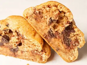 Brownie Buzz Cookie 4-Pack - 6 oz Giant Gooey Delight with Dark Chocolate Brownie Chunks Espresso & Toffee Flavors US Made Snack Bite Baked Goods