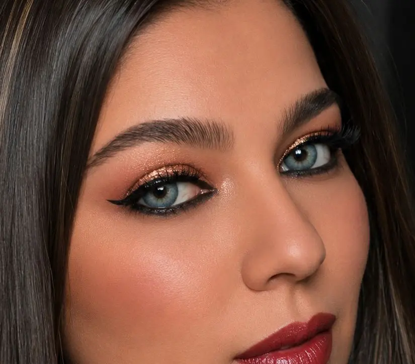 Sky Blue Lightweight Cosmetic Eye Makeup Product