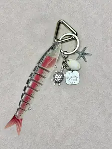 Multi-Segment Realistic Fish-Shaped Keychain, An Ocean-Themed Niche Accessory, Paired With Metal Turtles, Starfish, And Shells, Suitable For Fishing Enthusiasts And Seaside Travelers, Ideal For Backpacks And Car Keys, For Daily Commuting Or Outings.