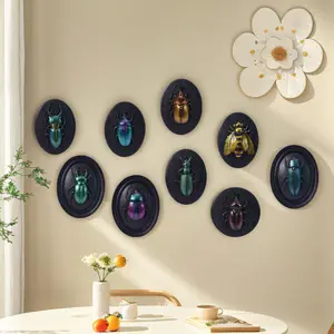 Resin Bug Series Wall Decor, Multiple Styles Available, Oval Frame, Perfect for Insect Party Decoration, Modern Home Decor, Modern Art Design, Collector Gift