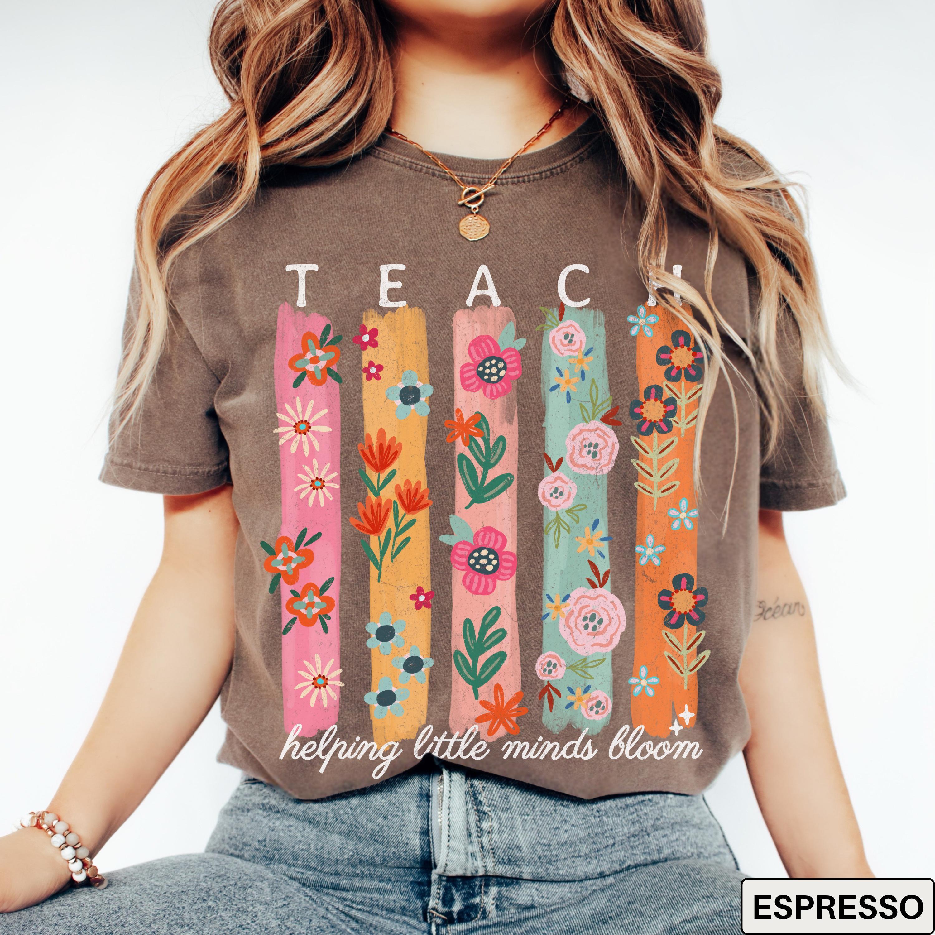 Comfort Colors Teacher Floral T-Shirt, Cute Boho Teach Shirt, Retro Flower Graphic Tee, Kindergarten Teacher Gift, Unisex Cotton Top