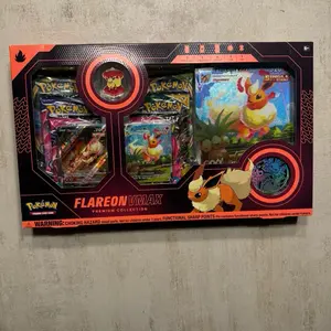 Flareon Vmax Premium Collection
