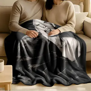 1 piece Marilyn Monroe classic vintage photoshoot themed flannel blanket - Modern-style flannel blanket, suitable for sofas and beds, all-season use, super soft and comfortable, digital printing, 100% polyester material, machine washable, suitable