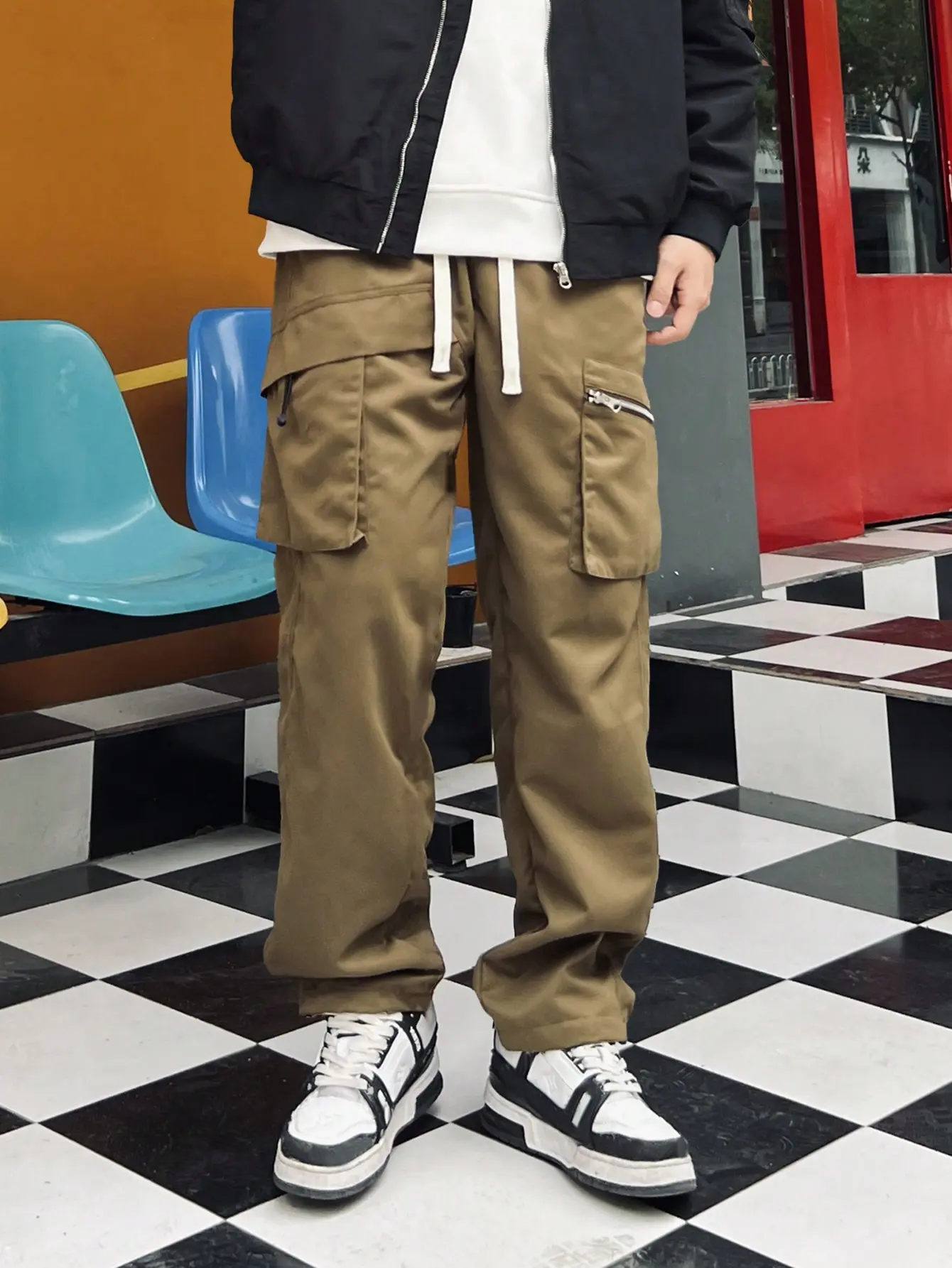 Men’s Techwear Multi Pocket Straight Leg Cargo Pants – Y2K Street Style, Wrinkle Resistant Drapey Fabric, 3D Layered Zippered Cargo Pockets, Natural Drawstring Waist, Relaxed Wide Leg Fit, Versatile Pants for City Outings & Streetwear