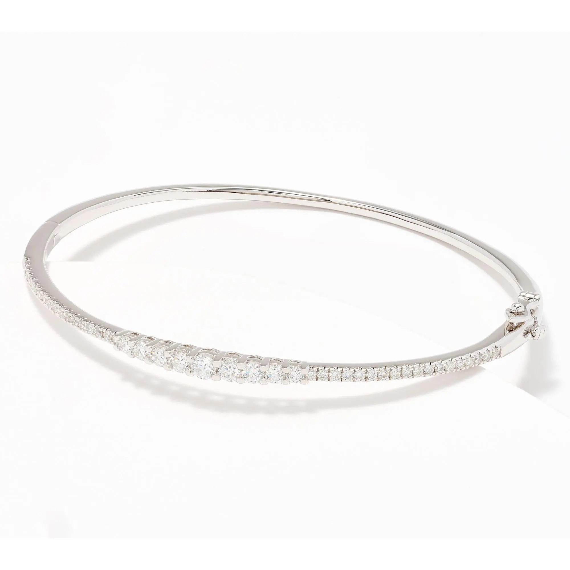 Fire Light Lab Grown Diamond 1 cttw Graduating Bangle, Sterl