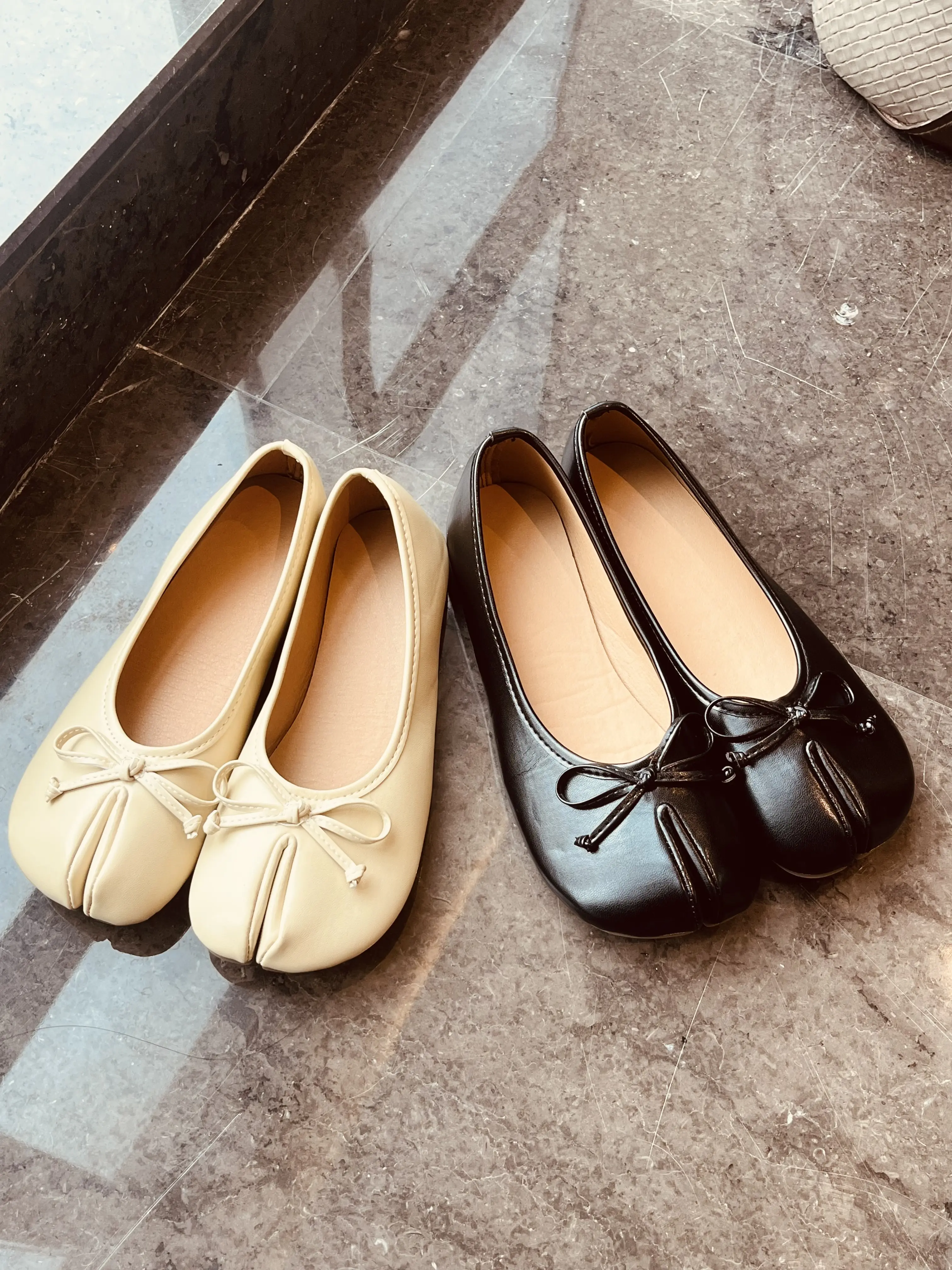 Women's Bow-Adorned Ballet Flats - Soft PU Upper, Round Toe, Slip-On Design, Memory Foam, Lightweight Rubber Sole, Foot-Contouring Comfort, Multiple Colors