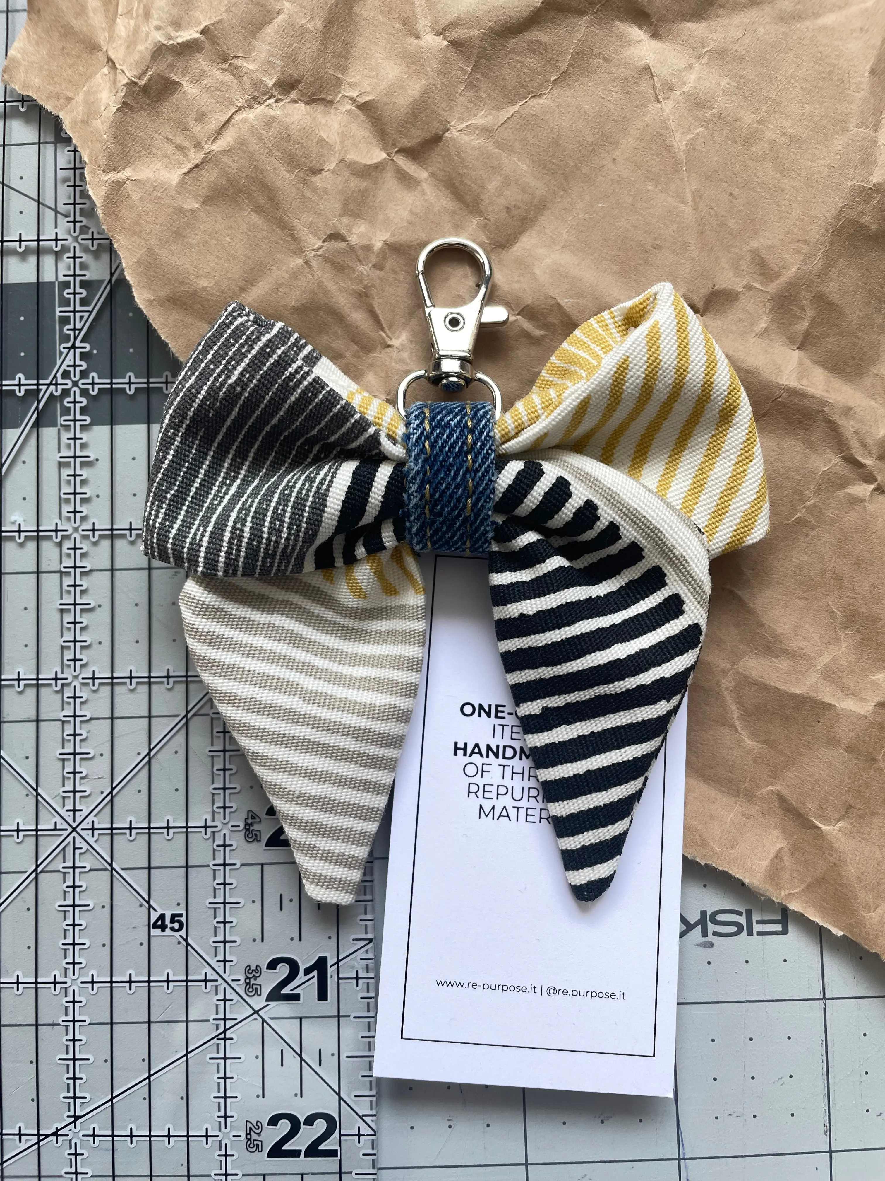 🗝️ Fabric Bow Keychain - Ikea Stripes
