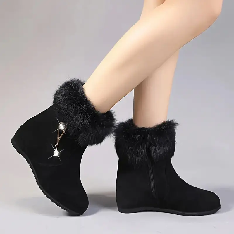 Women's Winter Rhinestone Chain Boots with Fleece Lining and Thickened Inner Cushion - Thick Sole Round Toe Flat Heel Side Zipper Design Warm Boots Suitable for Parties and Daily Wear (Black)