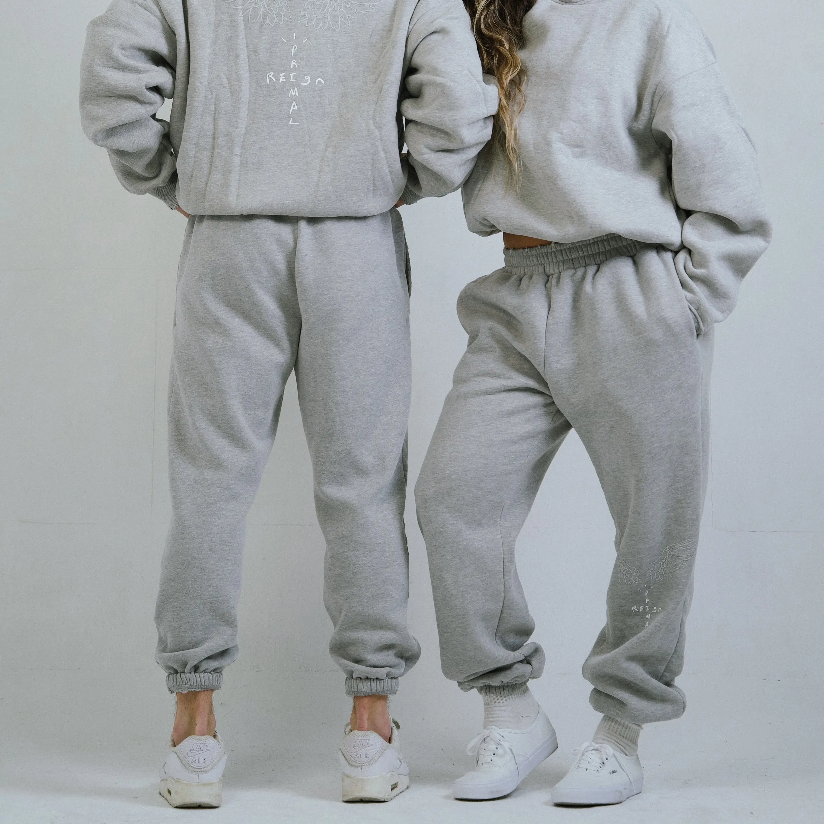 DISTRESSED SWEATPANTS