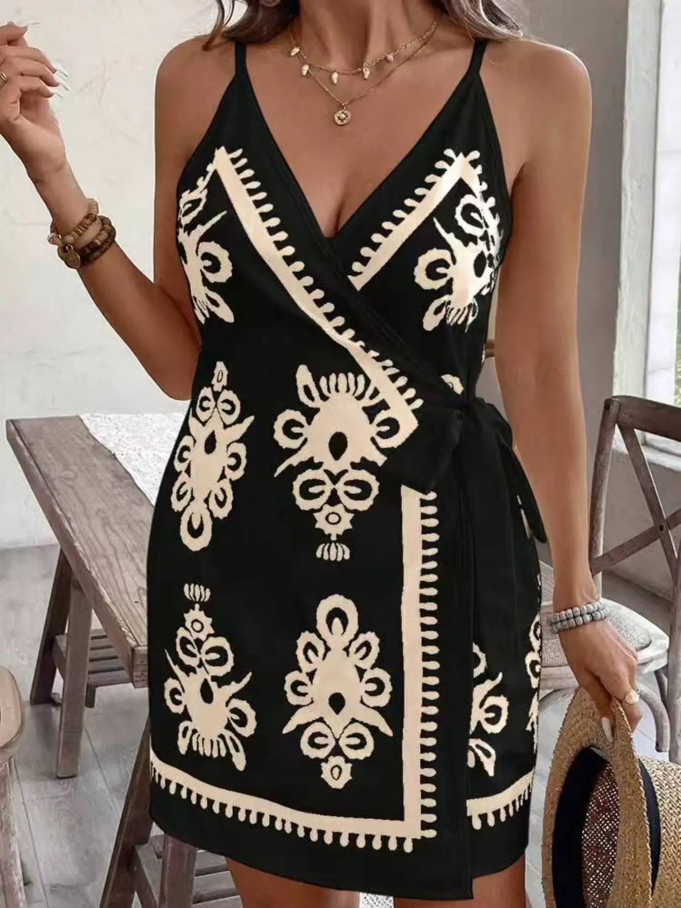 Women's Casual Summer Dress, Womenswear, Ethnic Print V Neck Sleeveless Dress, Perfect for Vacations and Parties