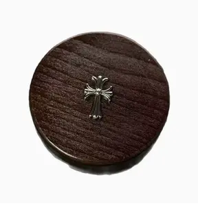 Retro cross-shaped ashtray with lid, stainless steel, stylish and anti-flying ashtray for living room, bedroom, and bar.