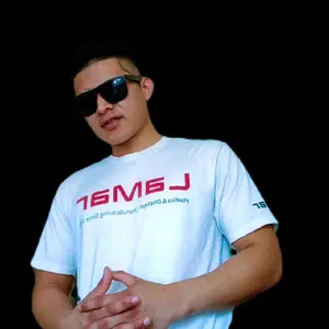 Gafas de sol de alto rendimiento, día y noche  Descubre la combinación perfecta entre estilo, tecnología y funcionalidad. Nuestras gafas de sol están diseñadas con lentes inteligentes de alta calidad que se adaptan a la luz del ambiente, proporcionando un