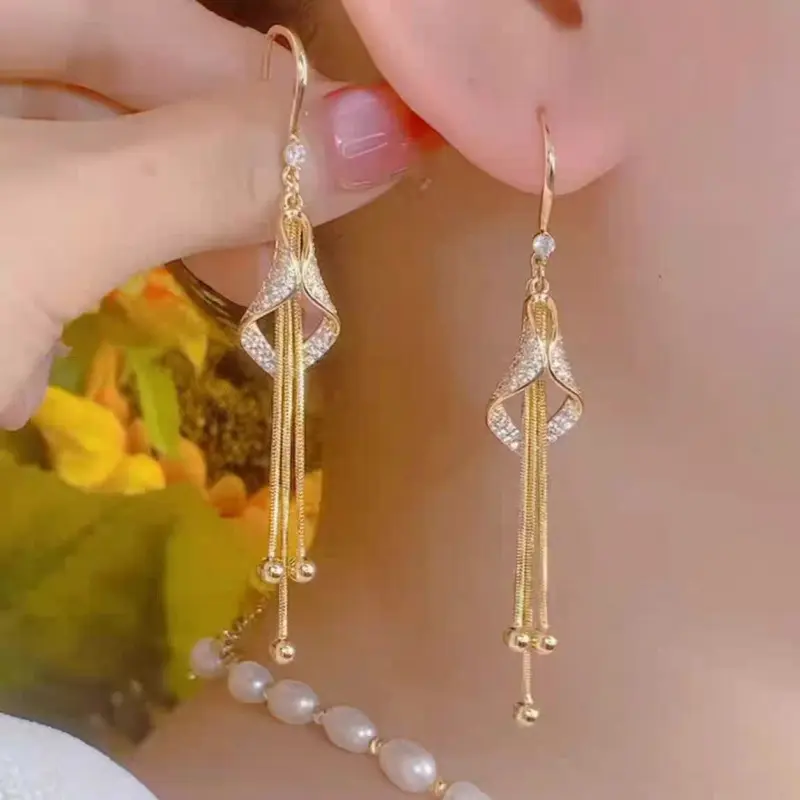Elegant and fashionable geometric rhombus long tassel earrings for women DDES0823, versatile full-diamond earrings, light luxury, face-slimming earrings