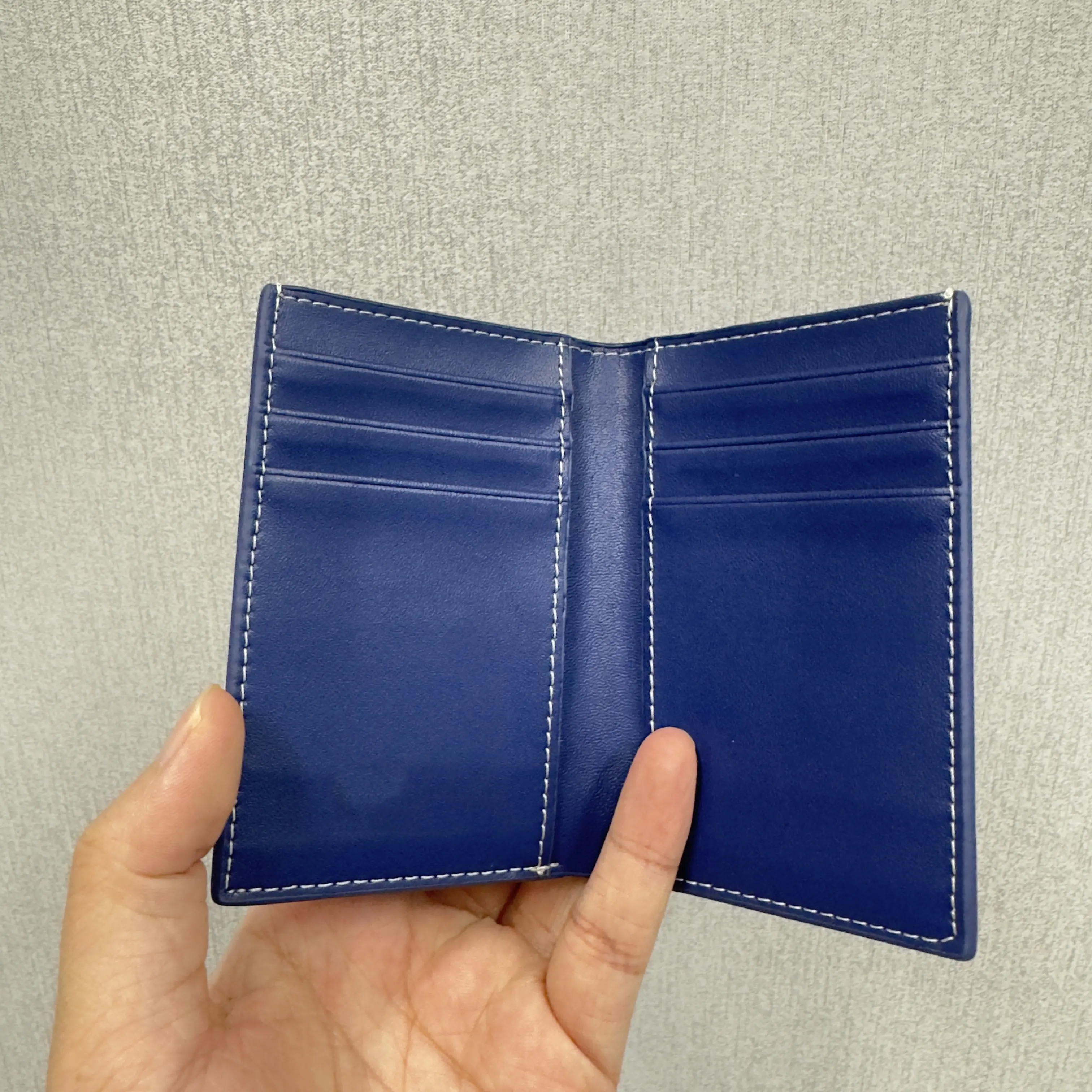 SAINT-PIERRE Vertical wallet-Luxury Designer Wallet Vintage Canvas Card Holder - Elegant and Durable