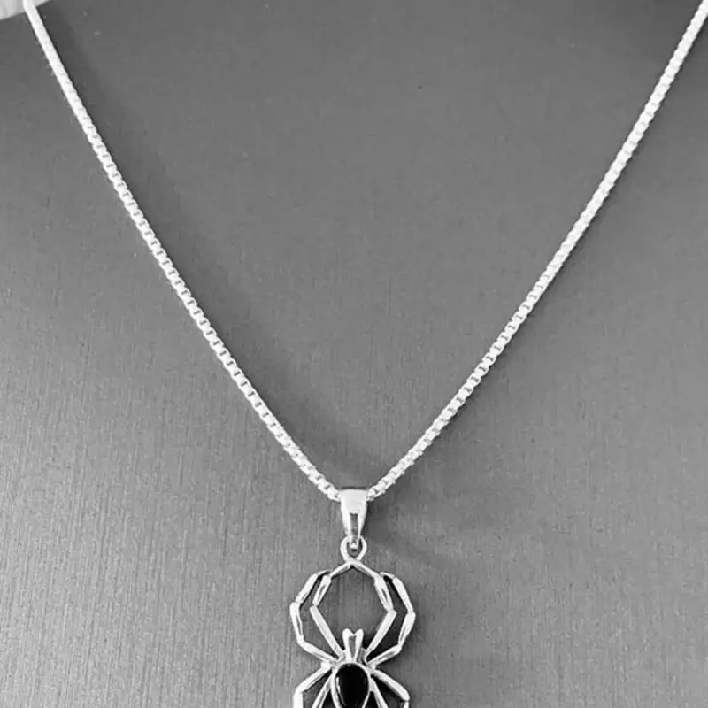 Unique Vintage Metal Spider Zirconia Stone Pendants Necklace with Zirconia Stones, Elegant Unisex Accessory for Parties & Daily Wear, Statement Necklace, Gemstone Necklaces
