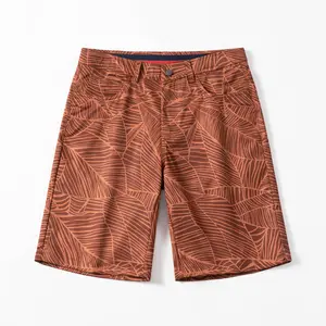 Men’s stretch chino shorts with abstract leaf print, vacation style
