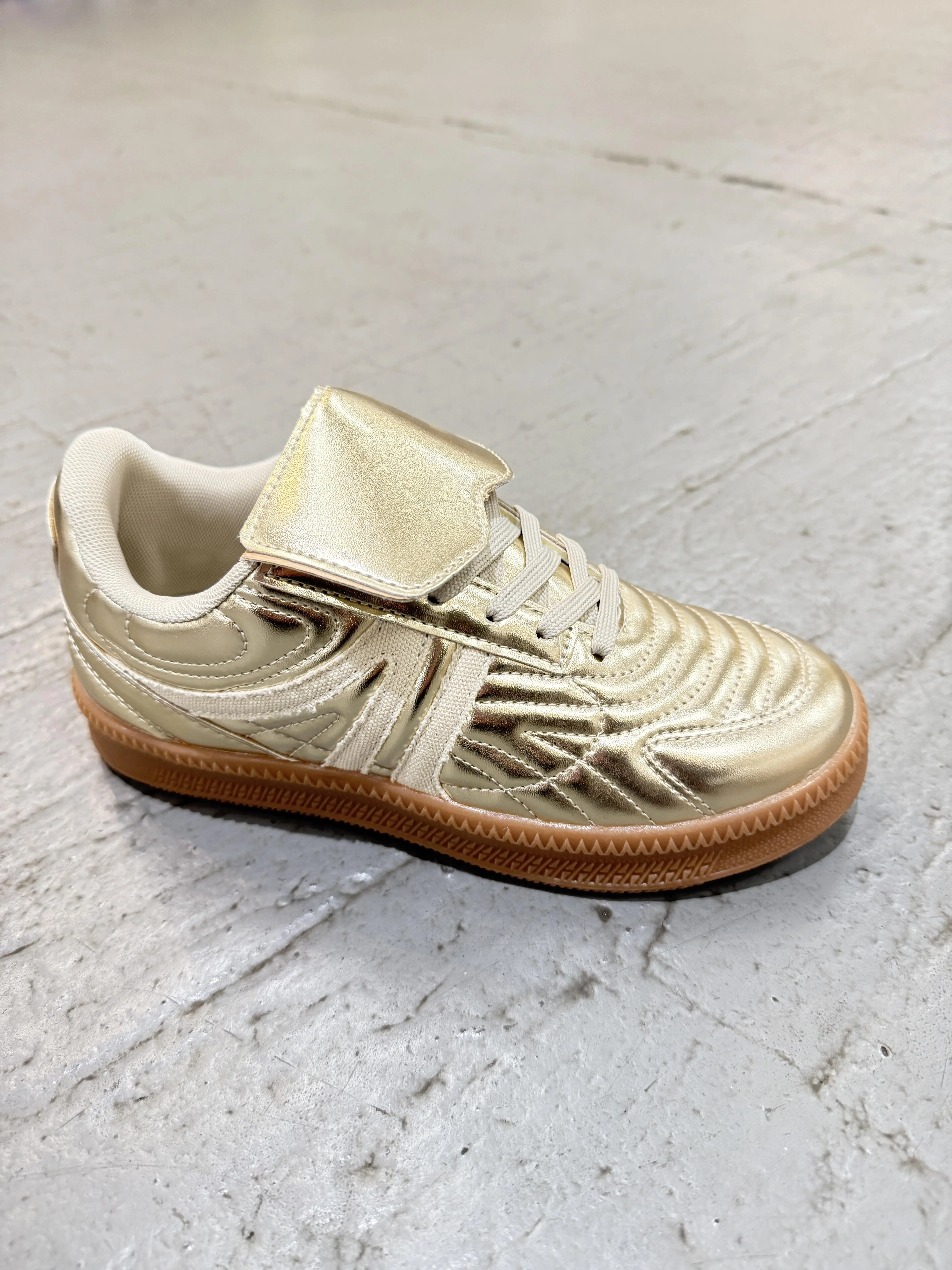 Basic Low Top Casual Sneakers, Synthetic PU Leather Shoes with Comfortable Cushioning and a Non-Slip Sole for All-Day Wear, No Heel, Solid, Chic