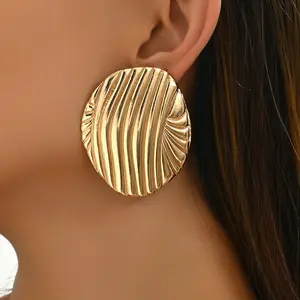 Niche geometric light luxury women's earrings personalized pleated line design stud earrings