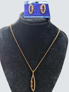 Delicate pendant earrings set