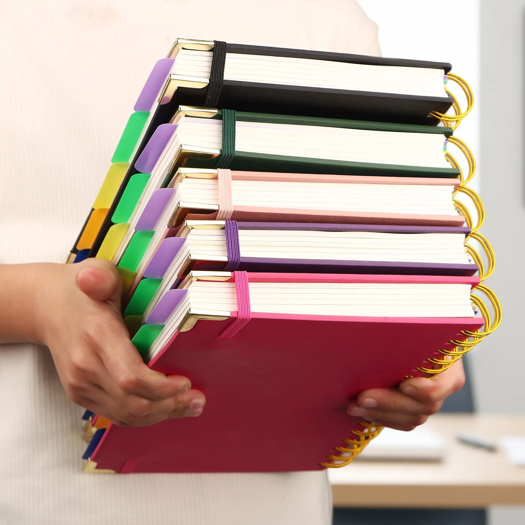 A5 coil spiral notebook -300 pages hardcover notebook, 100GSM thick paper, retro style, horizontal lines, suitable for work, school and university planning, notebook and diary matching, suitable for university rule notebook